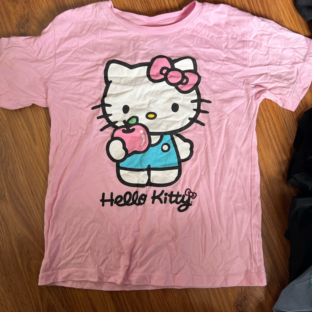 Hello Kitty Tshirt